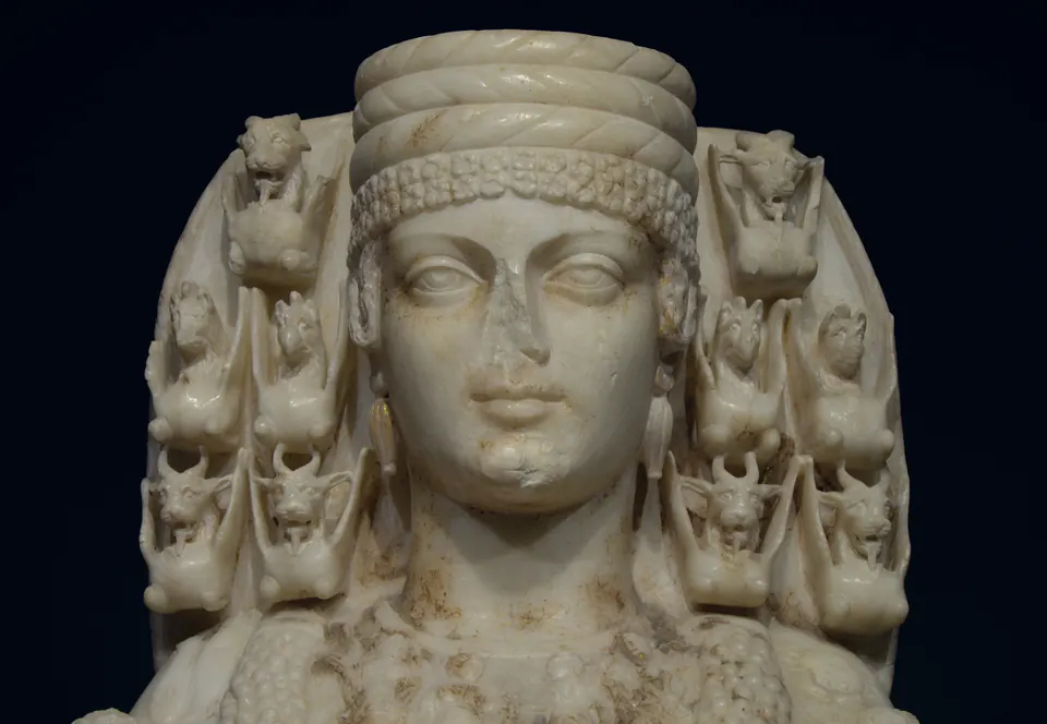 Head of the Artemis of Ephesus with her crown and winged animal figures