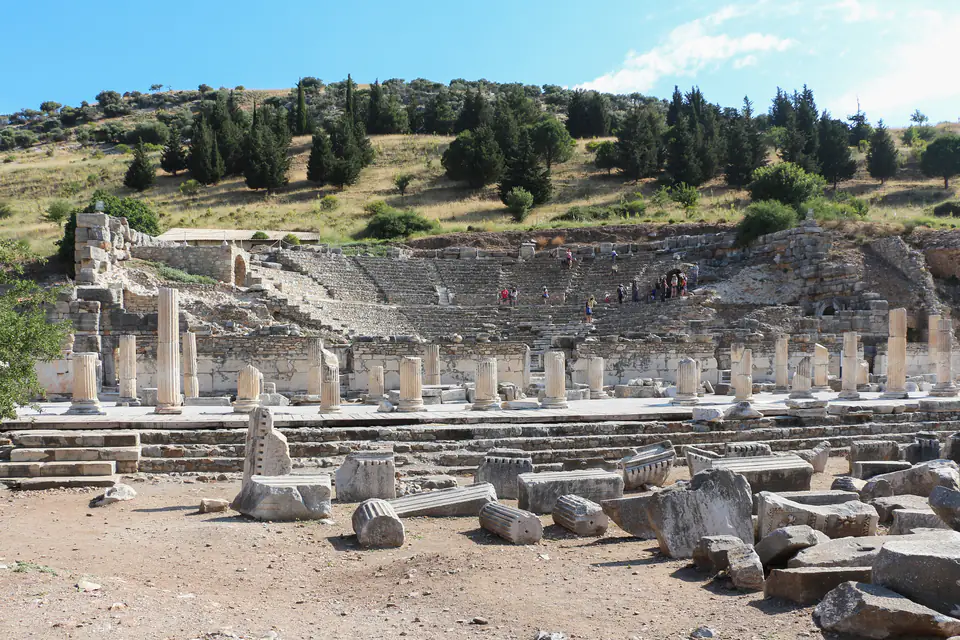The Odeon rising above the column row of the State Agora basilica